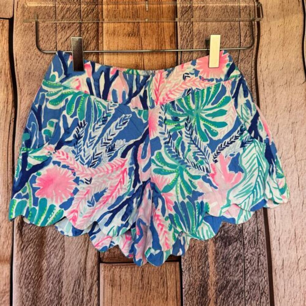 Lilly Pulitzer Shorts Dahlia Blue Jet Stream Scallop‎ Hem Elastic Waist Size XXS